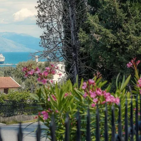Nick & Eva Villa *